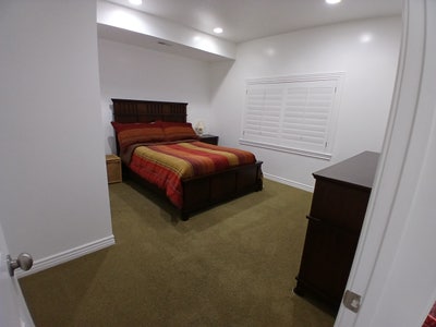 Furnished large room near shopping and Interstate Main Photo