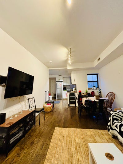 Bright, Furnished Master Bedroom – Great Location  Main Photo