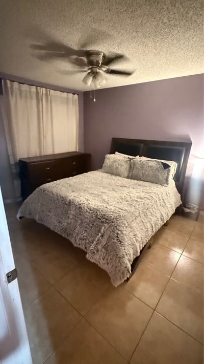 Room with Private Bathroom - Utilities Included Main Photo