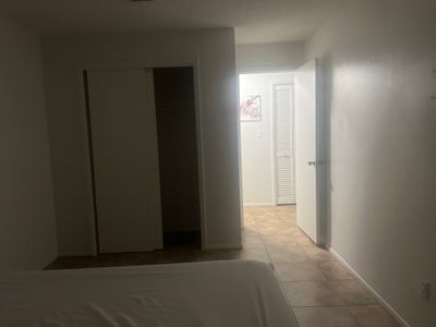 I am renting out my 3rd bedroom  Main Photo