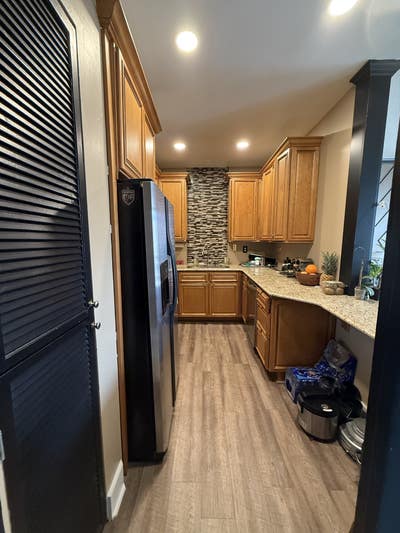 Month to Month Sunny Room Main Photo