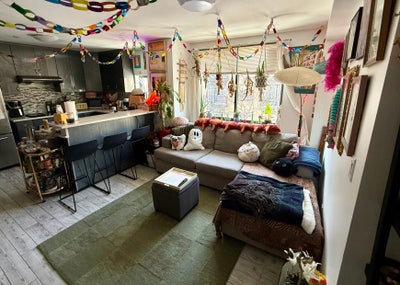 Master bedroom + en suite bathroom Main Photo