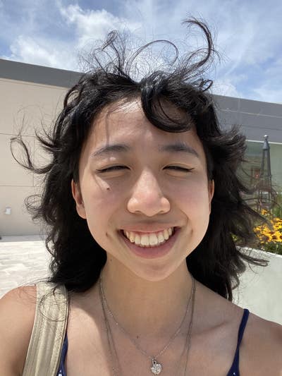 I am a textile designer and artist, female ag... Main Photo