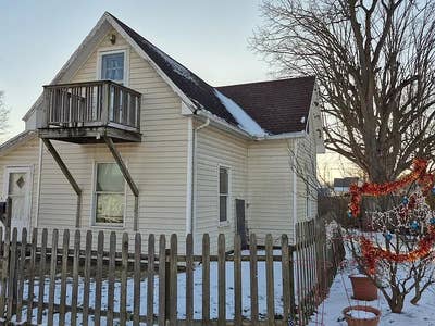 Charming 1-Bedroom with personal toilet  Main Photo