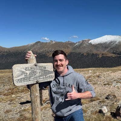 Professional Male seeks a small or large room Main Photo