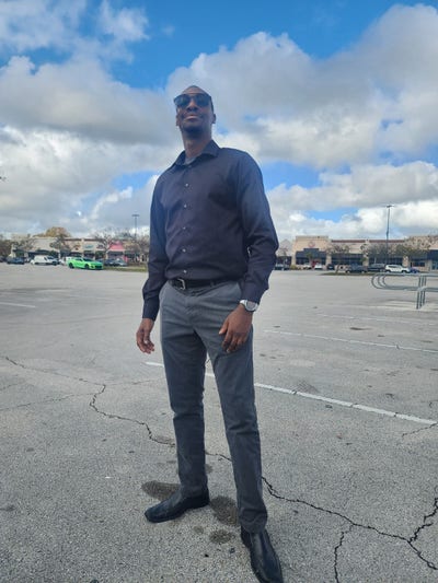 Professional Male seeks a small or large room Main Photo