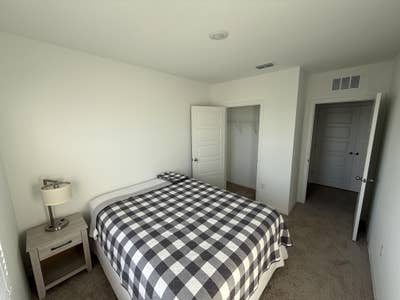 1 Bedroom/Private bathroom in Davenport Main Photo