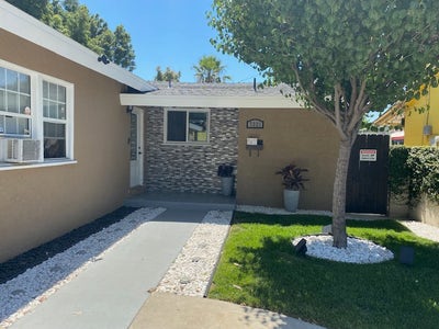 Large Room for Rent in Nice House W/Pool Main Photo