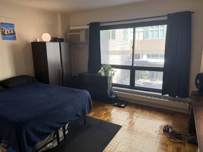 Massive Sun-Filled Bedroom in Midtown East 3BR/2BA Main Photo