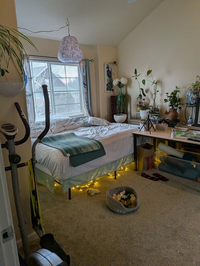 Nice room with full private bath! Main Photo