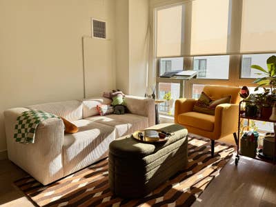 Newton Modern Cozy En Suite BD with Walk-in Closet Main Photo