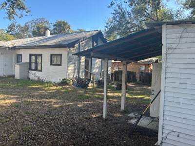 Medium sized room Main Photo