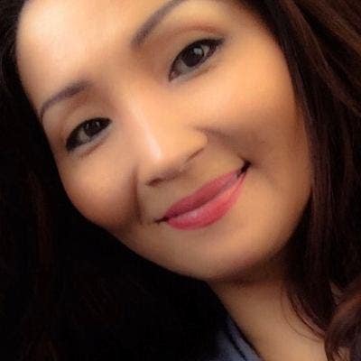 Professional Female seeks a small or large room Main Photo