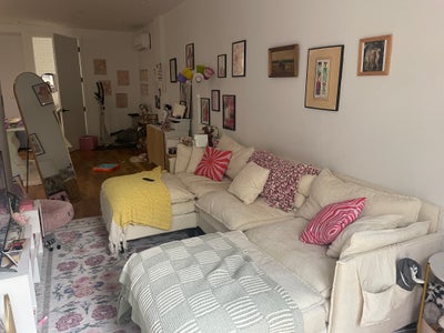 Large bedroom with private bathroom in Bushridge Main Photo