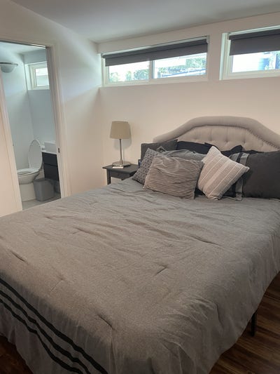 Room 4 Rent Private Furnished & Bath W/ Pool,  Main Photo