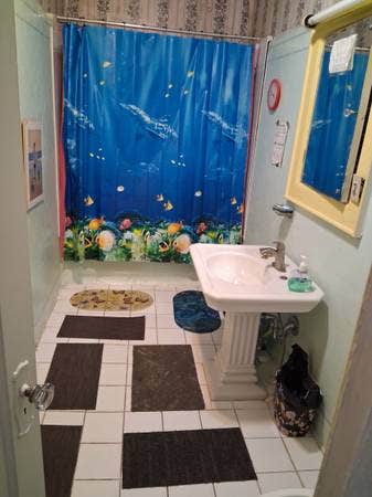 Great furnishedroom private refrigerator and stove Main Photo