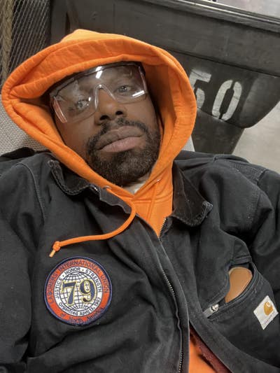 Professional Male seeks a small or large room Main Photo