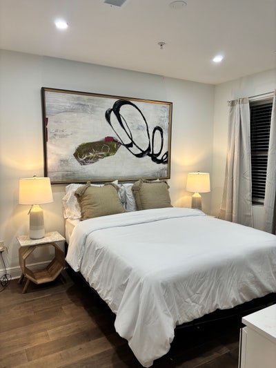 Furnished bedroom in Columbia Heights Main Photo