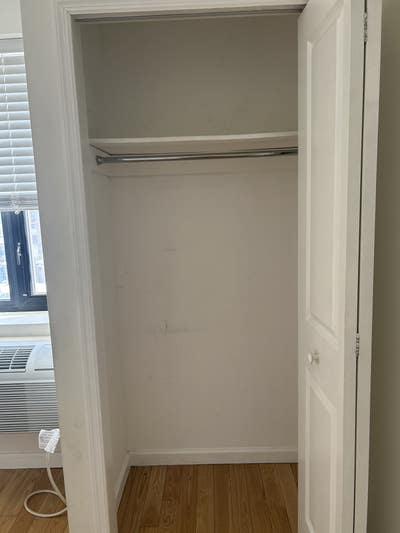 Spacious Sunny Room in Quiet Neighborhood Main Photo