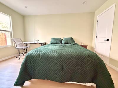 Private room with private bathroom Main Photo