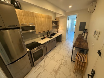 Room with Private Bathroom Available in Bushwick Main Photo