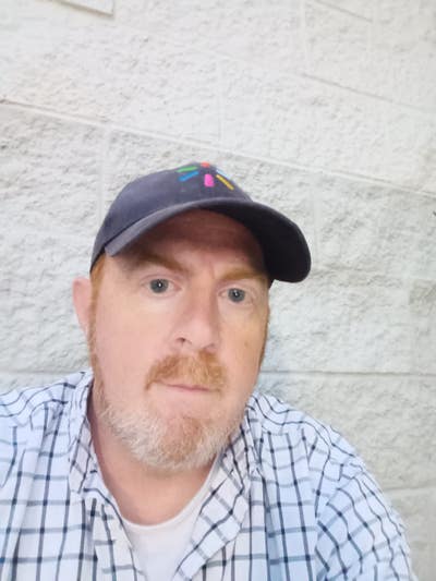 Professional Male seeks a small or large room Main Photo