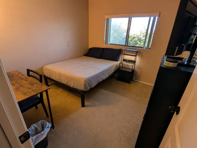 Private room for rent in South Peoria Main Photo