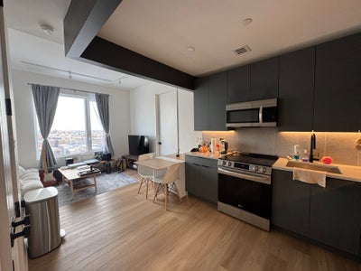 Bedroom, private bath, in-unit laundry, amenities Main Photo