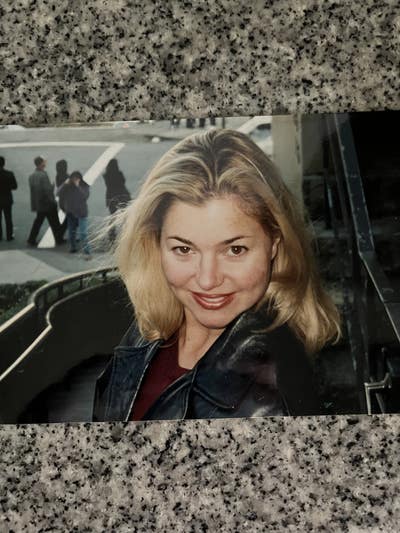 Female responsible looking for a lar... Main Photo