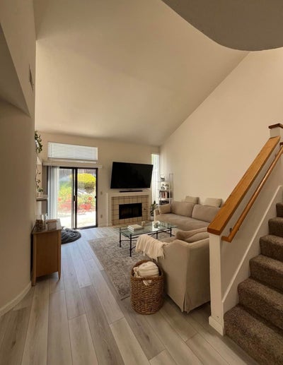 Bedroom & Bathroom in clean 3bed 3bath townhome! Main Photo