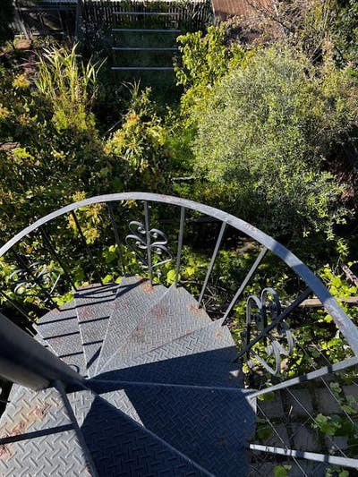 Cozy Vintage Artist Home – Furnished Room + Garden Main Photo