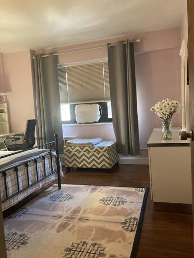 Large furnished bedroom  Main Photo