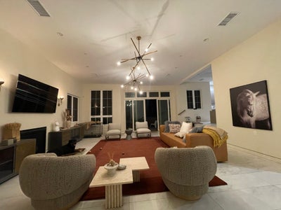 Roommates wanted! Please Contact Xi:  Main Photo