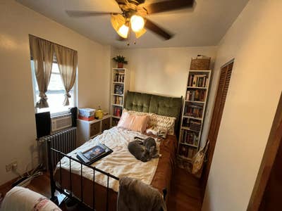 Lease takeover in prime Gowans / Park Slope Main Photo