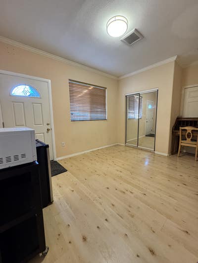 Private ROOM-No roommate, SHARE Bath w/1 housemate Main Photo