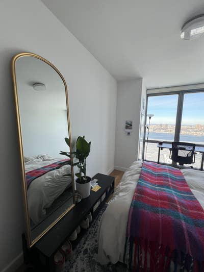 Sublease for two weeks Main Photo