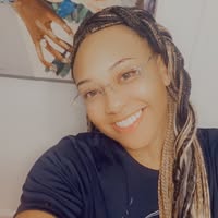 Professional Female seeks a large room Main Photo