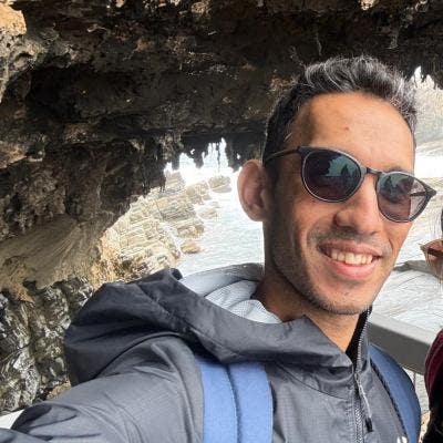 Looking for a flat share for 6 - 12 months Main Photo