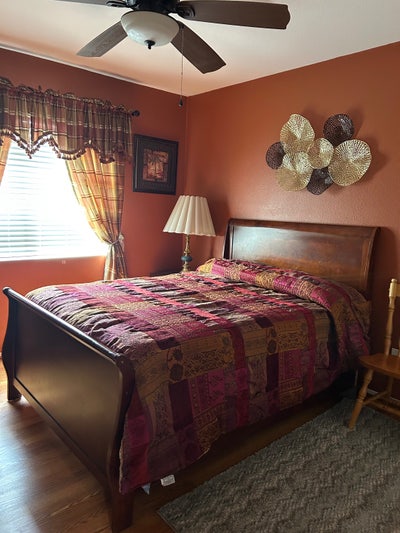 Room 4- Rent Main Photo