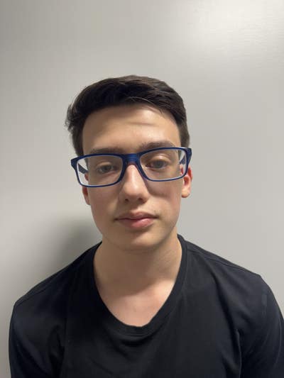 Hello, I am 21 year old male and a full time ... Main Photo