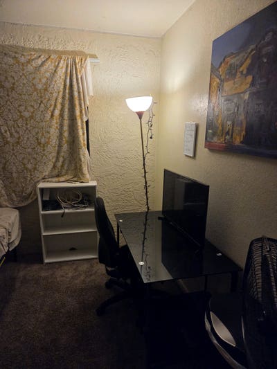 Room available Main Photo