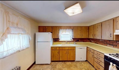 We're in a great family house in a really desirabl Main Photo