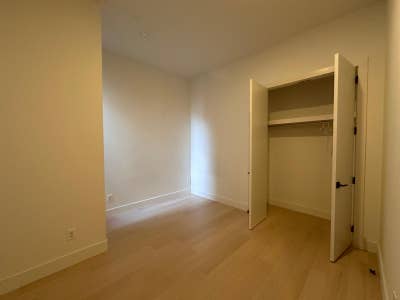 Private Room in Amsterdam ave Main Photo