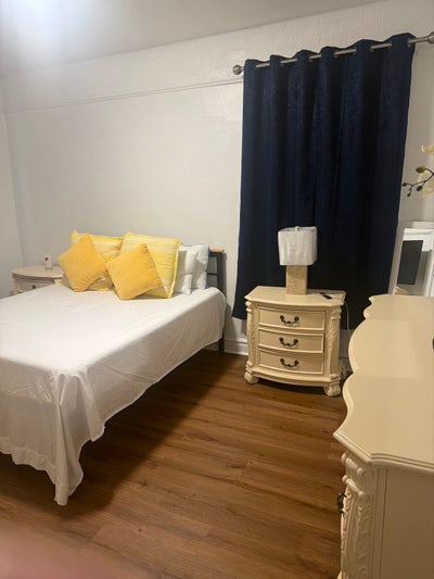 Room For Rent  Main Photo