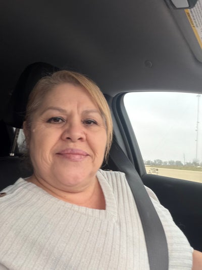 Professional Female seeks a small or large room Main Photo