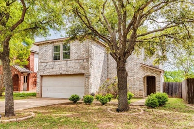 2 Rooms in Large 2 story home Main Photo