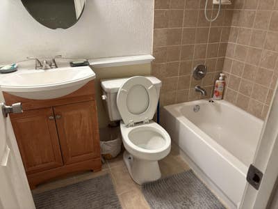 Room for rent Main Photo