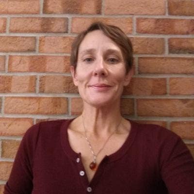 Professional Female seeks a small or large room Main Photo