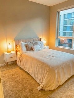 Your own Furnished Room & Bathroom! Main Photo