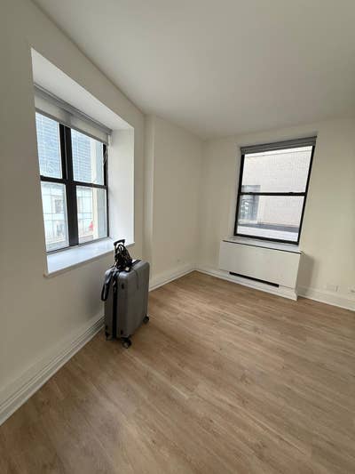 Super Spacious Room in Midtown South Main Photo